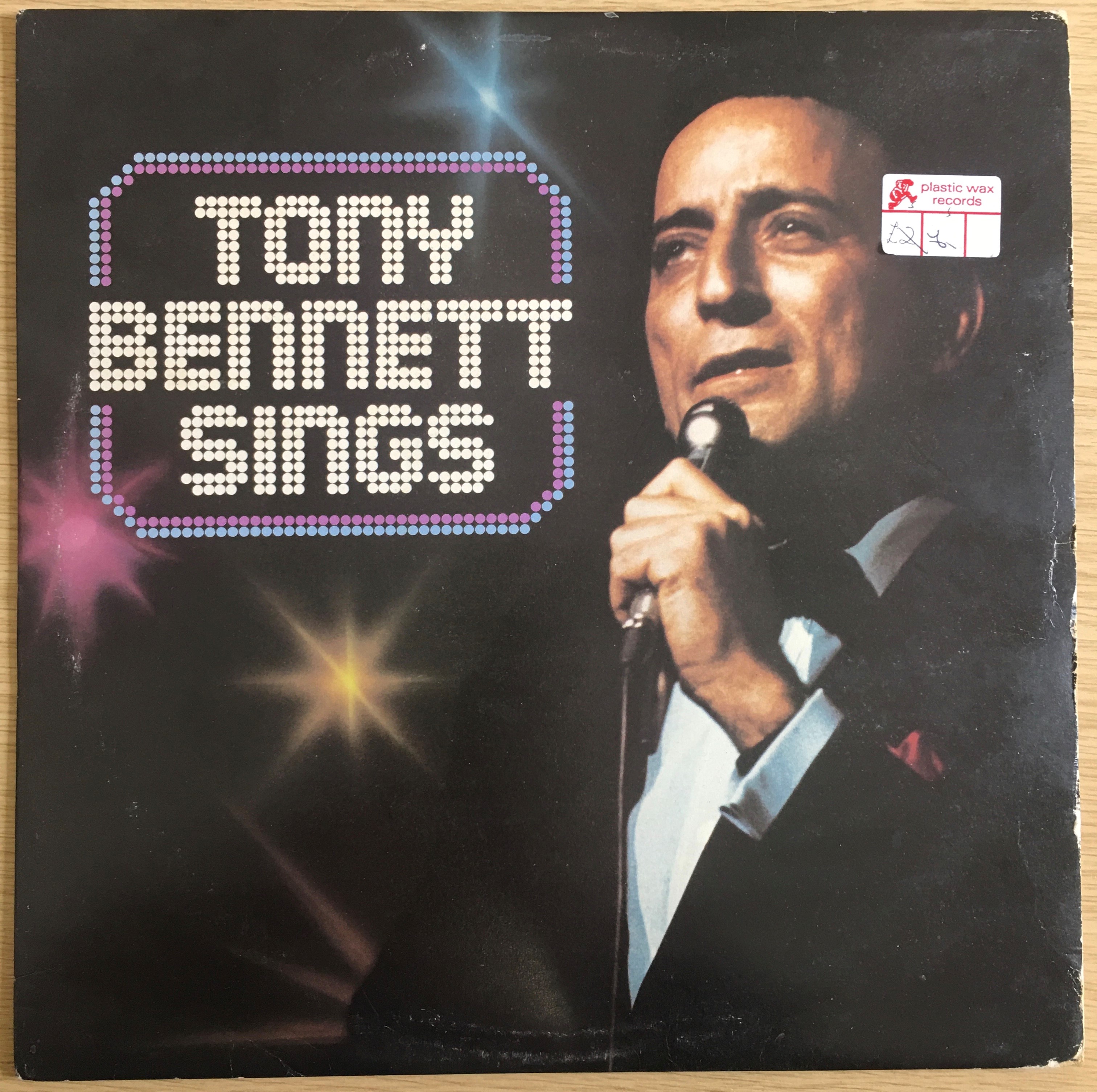 Tony Bennett Sings